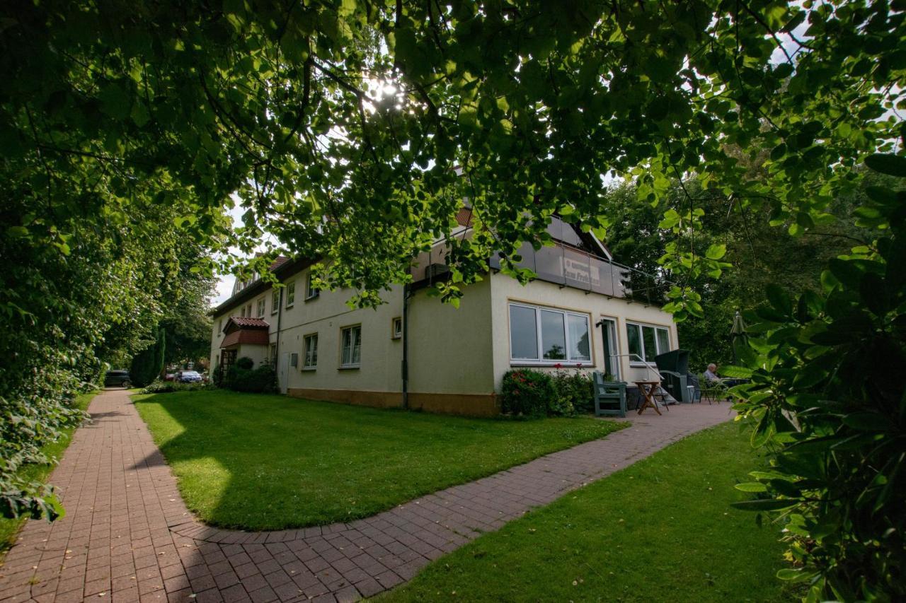 Gasthaus Zum Frohsinn Bosau المظهر الخارجي الصورة
